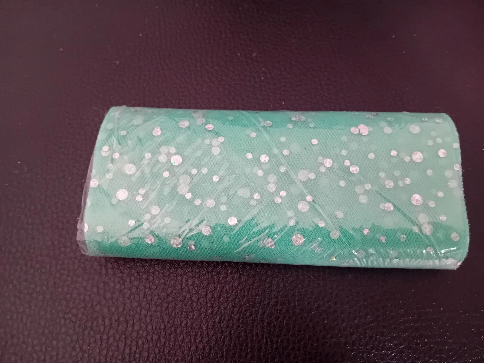 Tulle avec strass  vert menthe de 15 cm de largeur x 9 m de longueur